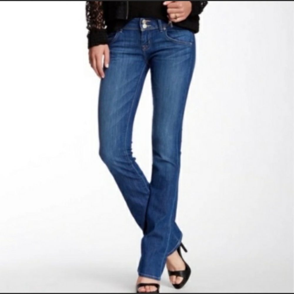 Hudson low rise boot cut flap pocket jeans. Made in USA. Size 26. Inseam 27”.